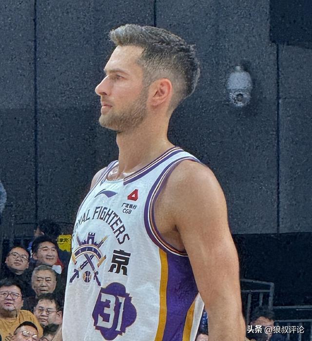 开云s-接下来要签谁？北控男篮裁掉锋线外援基兹林克 新赛季场均仅4.3分